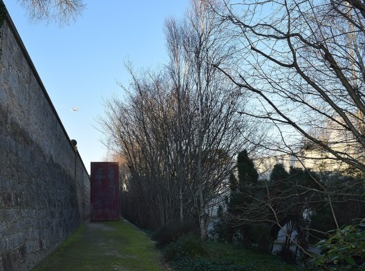 Fundação de Serralves – Museu de Arte Contemporânea, Walking is Measuring, obra de Richard Serra