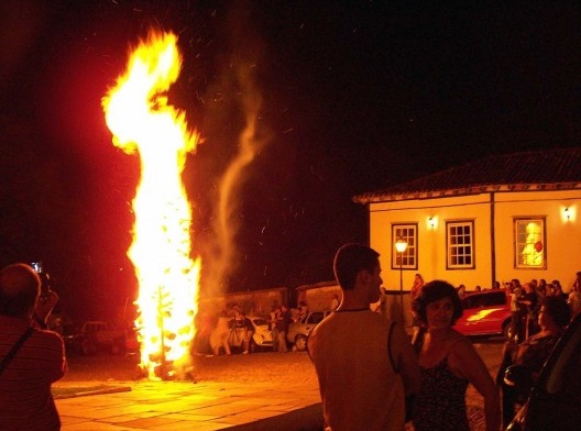 Fogueira no Largo da Matriz