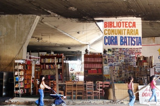 Figura 1 – Viaduto do Café: Contaminação constitutiva. Academia, Boxe, Pré-escola e Biblioteca. Espaço suporte – Reprogramações – Praças esportiva e cultural. São Paulo Brasil