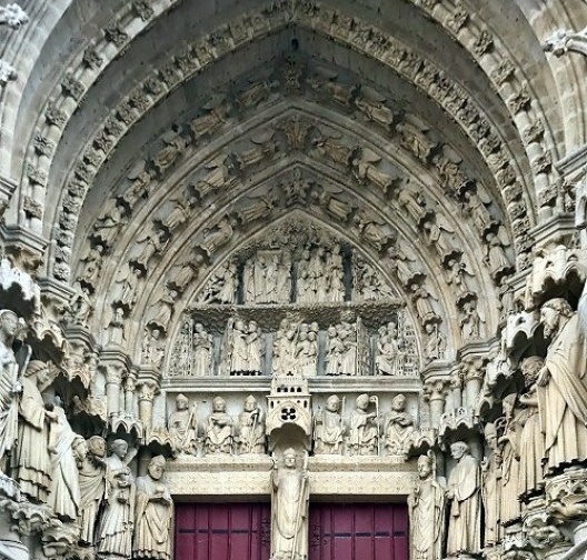 A Bíblia de Amiens, a própria catedral