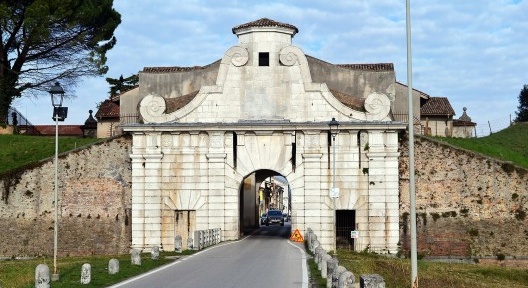 Porta de acesso à cidade fortificada, Palmanova, Itália