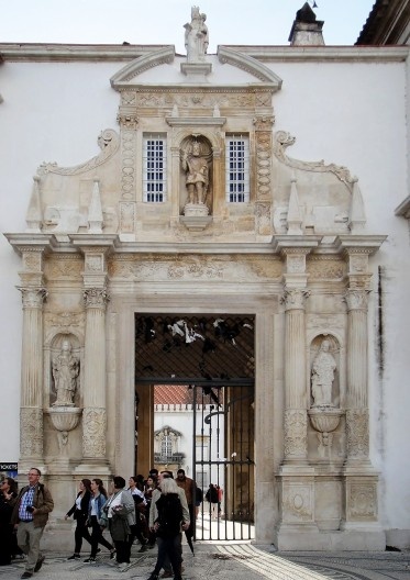 Porta Férrea, entrada ao Pátio das Escolas, Coimbra