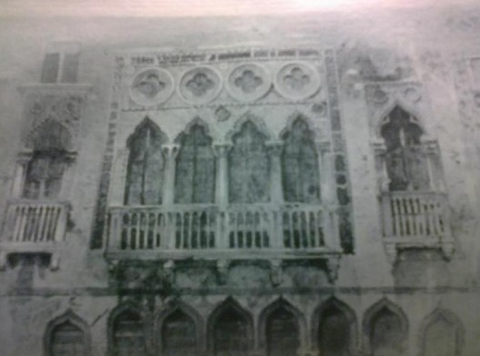 Ruskin, J., The Stones of Venice, vol. 2, Windows of the Third and Fourth orders: the Casa Sagredo, Londres: George Allen, p.298, 1904.