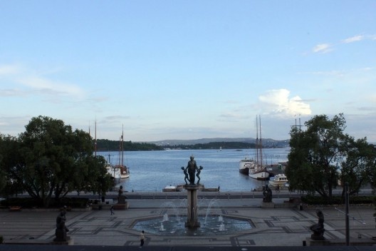 Rådhusplassen, praça atrás da Prefeitura