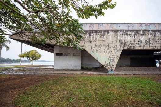 Garagem de barcos do Iate Clube Santa Paula, São Paulo. Arquiteto Vilanova Artigas