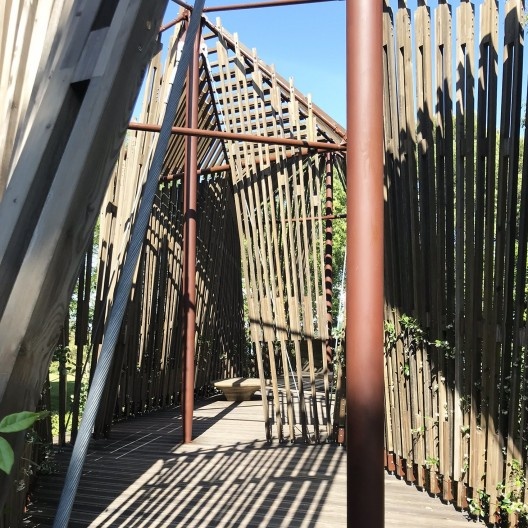 Capela de Norman Foster, interior