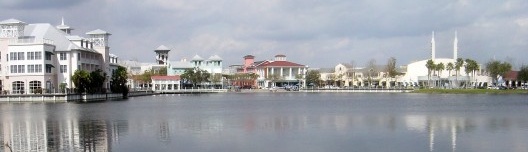 Vista do centro de Celebration, Florida, cidade planejada pela Walt Disney Company