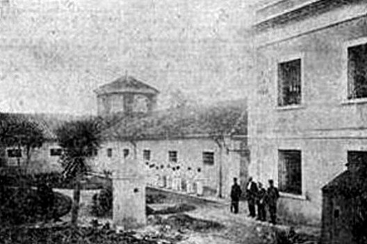 Vista externa do corpo cruciforme da casa de correção de São Paulo em 1911