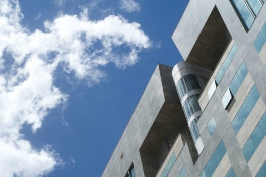 Edifício-sede da Confederação Nacional do Comércio, Brasília. Arquiteto Paulo Casé, 1997