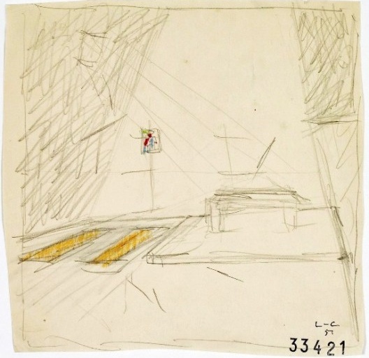 Capela Delgado-Chalbaud, espaço interno com destaque em cores para as lápides