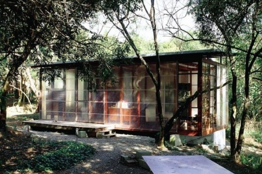 Residência P.A., Carapicuíba SP, 1997-1998. Escritório Andrade Morettin Arquitetos Associados