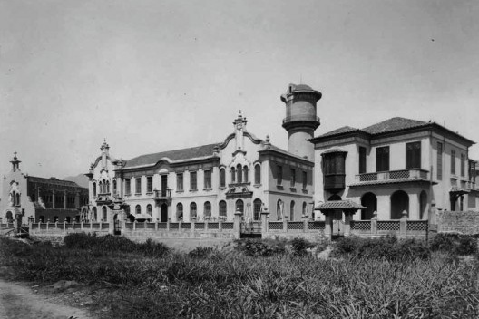 Hospital Gaffrée e Guinle, finalização das obras da fachada voltada para a rua dos Trapicheiros. Arquiteto Porto d’Ave