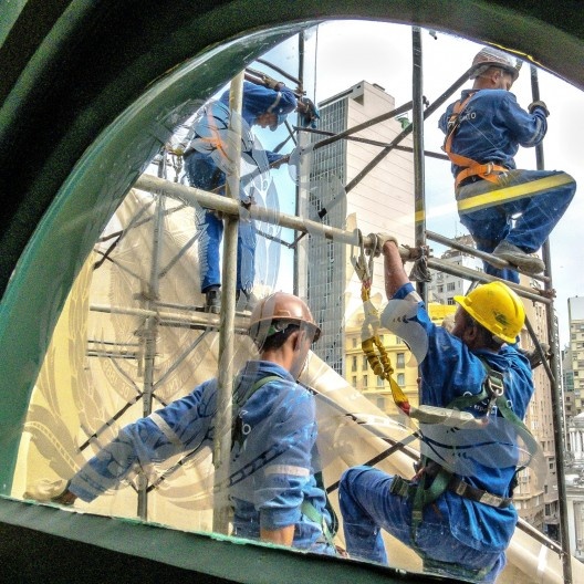 Exposição “As mãos que restauram o tempo: um olhar fotográfico”, módulo Trabalho, curadoria de Luiz Antonio Lopes de Souza