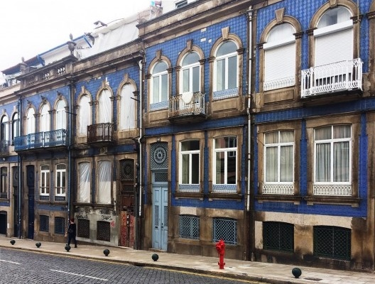Porto: limpeza, azulejos, harmonia