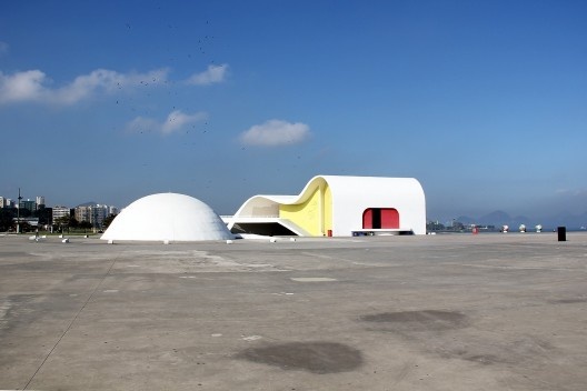 Teatro Popular Oscar Niemeyer, fachada noroeste, Niterói RJ