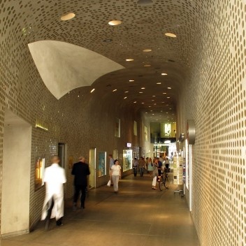 Área de circulação entre as lojas