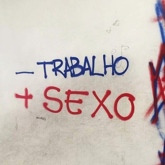 Pixação no edifício da FAU UFRJ