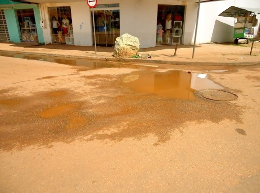A ausência de infraestrutura física.