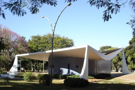 Igrejinha, Brasília. Arquiteto Oscar Niemeyer