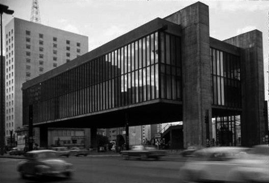 Museu de Arte de São Paulo, 1961. Arquiteta Lina Bo Bardi