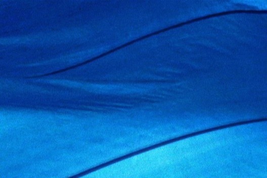 Cao Guimarães, Sin Peso, 2002. 7’00”