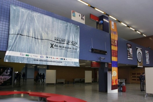 Banner do evento no Saguão do Bloco Azul