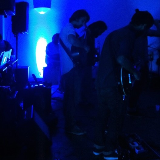 Apresentação de Caio Falcão e um Bando, sede do Projeto Marieta, São Paulo