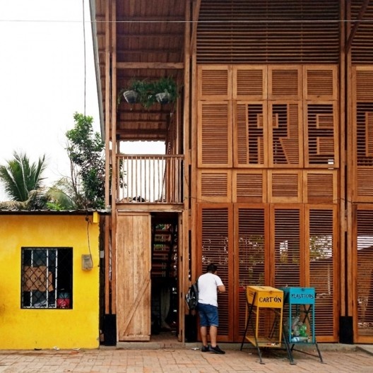 Oscar Eduardo Preciado Velasquez em visita ao projeto La Comuna, Huaquillas, Equador, janeiro 2019