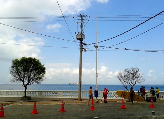 Porto da Barra, calçadão e postes, Salvador