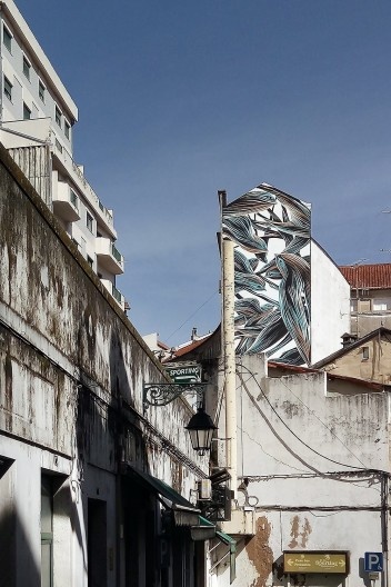 Covilhã, painel Da Meia Noite pro Dia, de Pantónio, março 2017