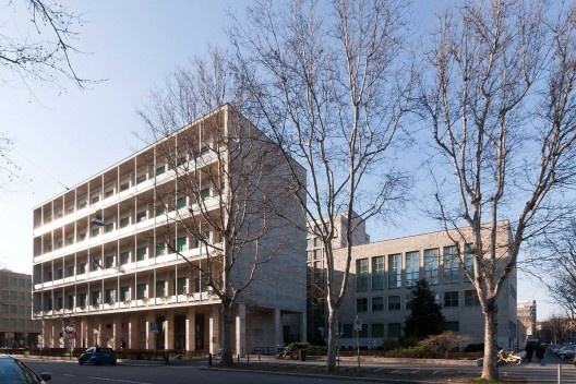 Primeiro núcleo da Universidade Bocconi, Milão, arquiteto Giuseppe Pagano, 1937-1941, na via Roberto Sarfatti