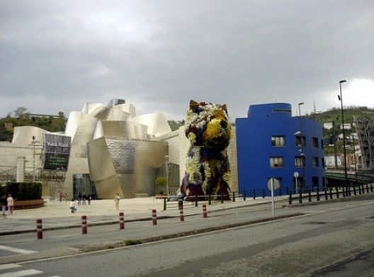 Vista externa Museu Guggenheim Bilbao