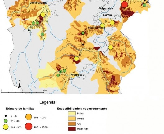 Sobreposição entre Áreas de concentração de Pobreza e as áreas de risco do PMRR