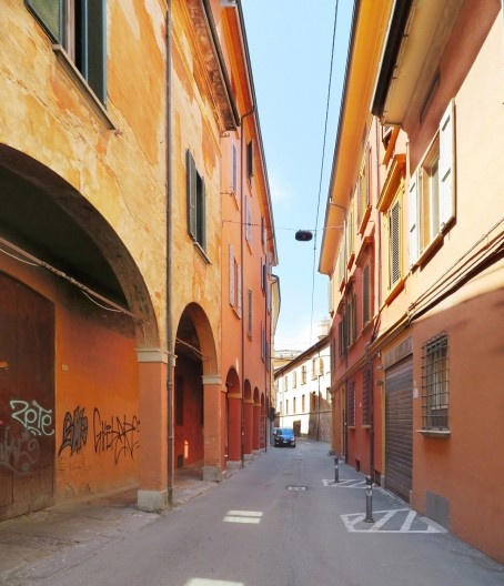 Via dei Bibiena, bairro de São Leonardo, Bolonha, Itália