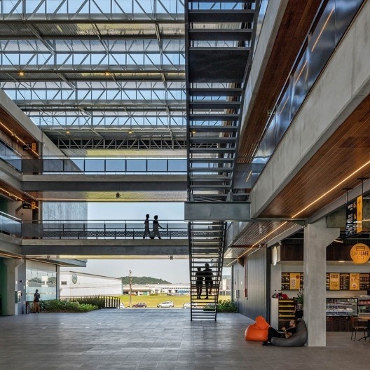 Ágora Tech Park, Joinville SC Brasil, 2019. Arquitetos Marcus Vinicius Damon, Guilherme Bravin e Andressa Diniz / Estúdio Módulo