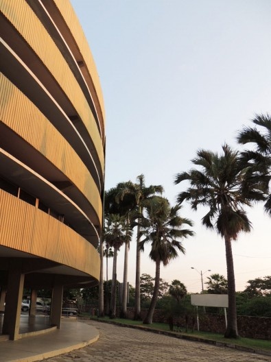 Edifício sede da Companhia Energética do Piauí – Cepisa, detalhe da fachada oeste, Teresina, 1973