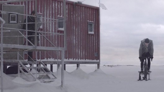 Fotograma do filme Soundtrack, direção de 300ml (Manitou Felipe e Bernardo Dutra)