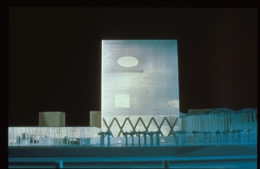 A plasticidade do vazio e os tensionamentos artísticos na obra de Koolhaas