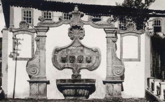 Chafariz do Marília após restauração, Ouro Preto MG, sem data