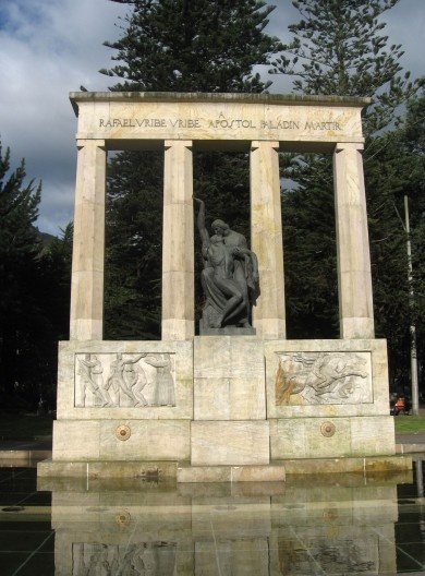 Parque Nacional, Monumento a Uribe Uribe