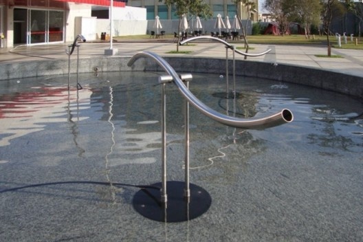 Guto Lacaz, “Ondas d’água”, Sesc Belenzinho, São Paulo, 2011, restaurado em 2017