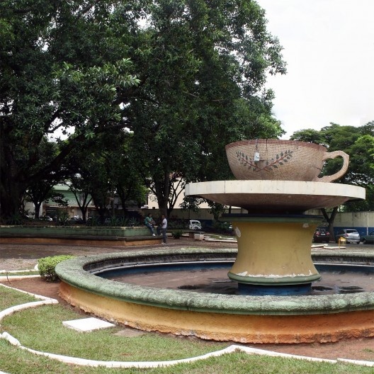 Praça Sinval Reis (praça da Xícara), arquitetura paisagística clássica, baseada nos jardins Romanos, Centro, Paranavaí, anos 1960