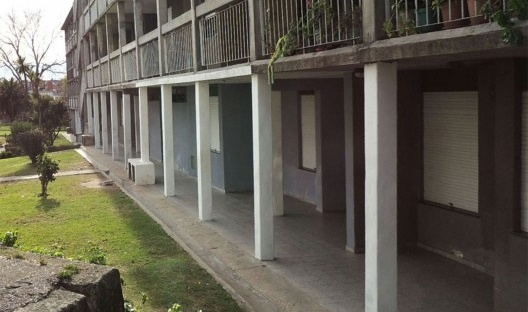 Conjunto José Pedro Varela, ruas elevadas e suas reentrâncias da Zona 1, Montevidéu, Uruguai, 1971. Instituto de Assistência Técnica Centro de Assistência Técnica e Social