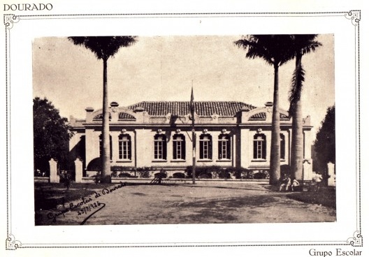 Antigo Grupo Escolar de Dourado, construído na década de 1910