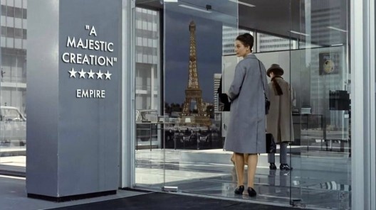 Cena do filme Playtime, de Jacques Tati