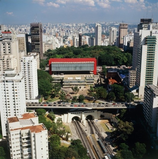 A torre do Masp na Avenida Paulista
