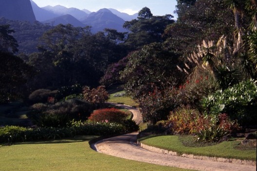 Jardins de Odette Monteiro, Correas, Petrópolis, hoje abandonados, paisagismo de Roberto Burle Marx e equipe