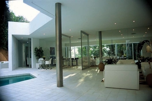 Residência no Horto Florestal, Salvador BA, 1999. Arquiteto Alexandre Feu Rosa