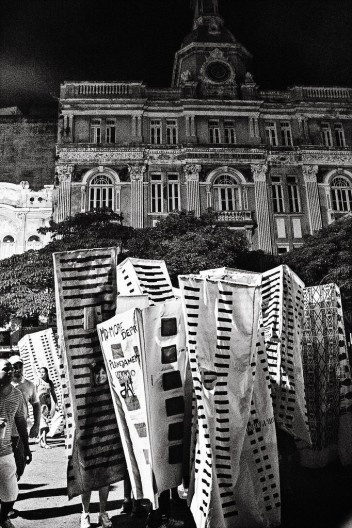 Bloco Direitos Urbanos com a coreografia “Troça Carnavalesca Mista Público Privada Empatando tua Vista”, carnaval 2014, Recife