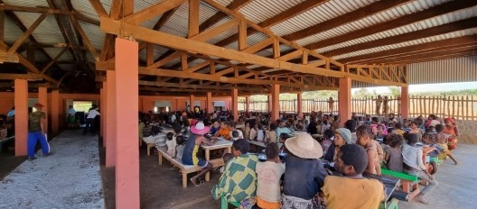 Refeitório e Centro de Nutrição, Campo da Paz, Madagascar, 2021. Arquitetos Dante Furlan, Bruno Milan, Lais Santos, Daniella Matavelli, Priscila Alexandre / Bernardes Arquitetura/Arquitetura Sem Fronteiras